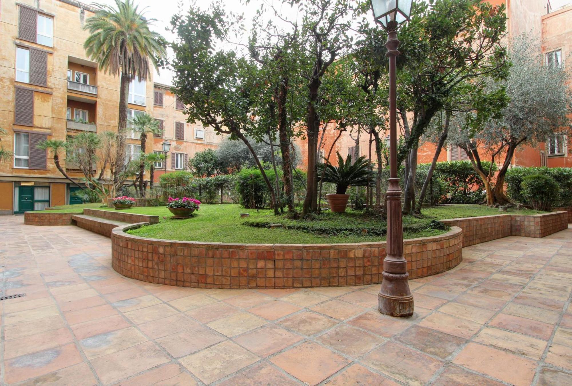 Saturno In Trevi Apartment Roma Ngoại thất bức ảnh